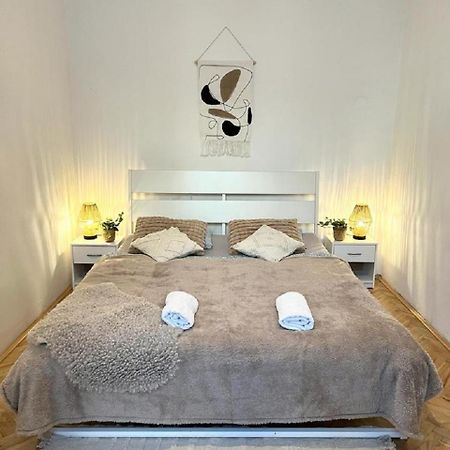 Apartment Cecil - Old Town Bratislava Eksteriør billede