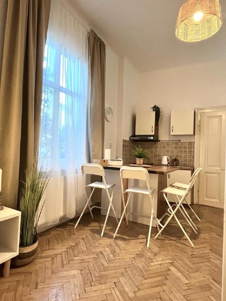 Apartment Cecil - Old Town Bratislava Eksteriør billede